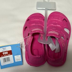 Stride rite Laguna pink size toddler 9M NWT